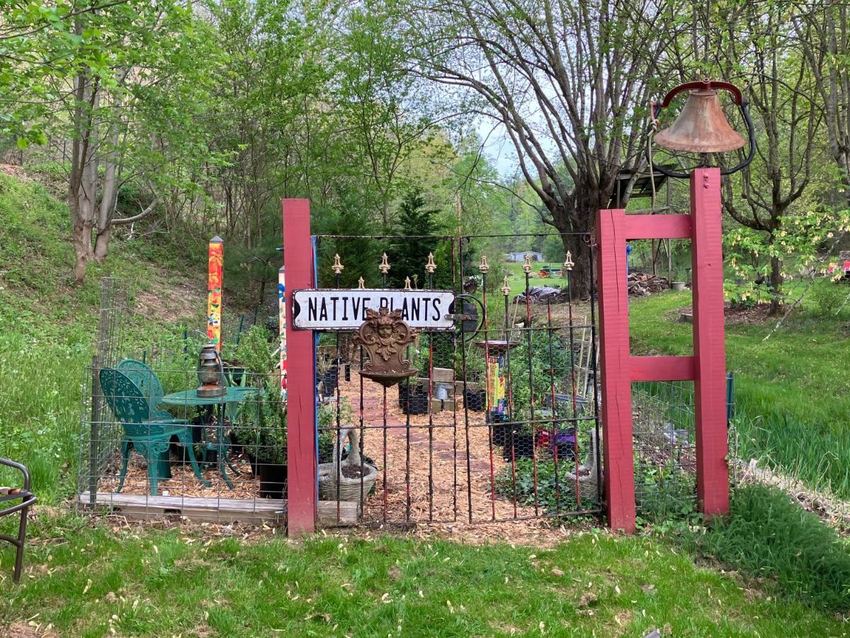 The Ashe Farm Bed & Breakfast Marshall ภายนอก รูปภาพ
