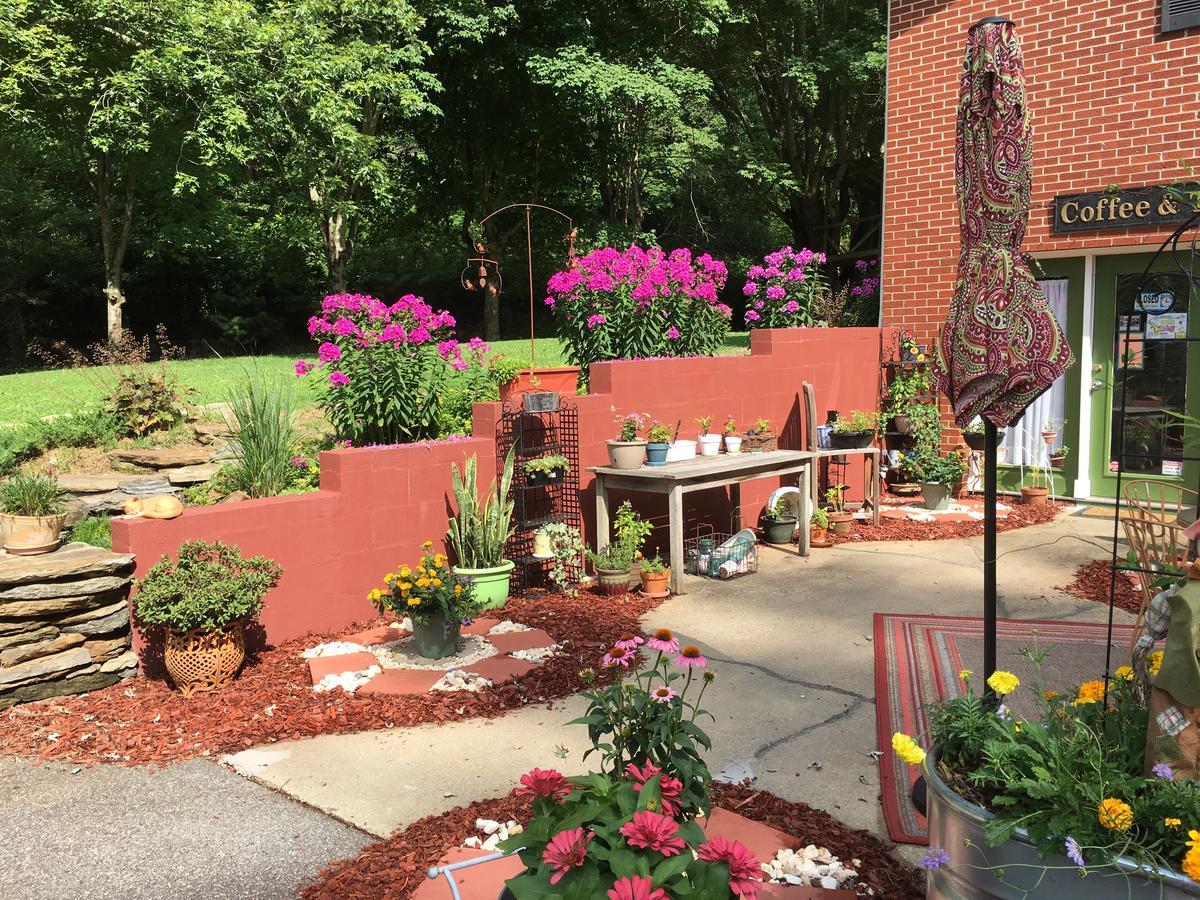 The Ashe Farm Bed & Breakfast Marshall ภายนอก รูปภาพ