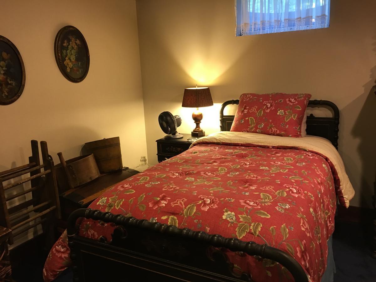 The Ashe Farm Bed & Breakfast Marshall ภายนอก รูปภาพ