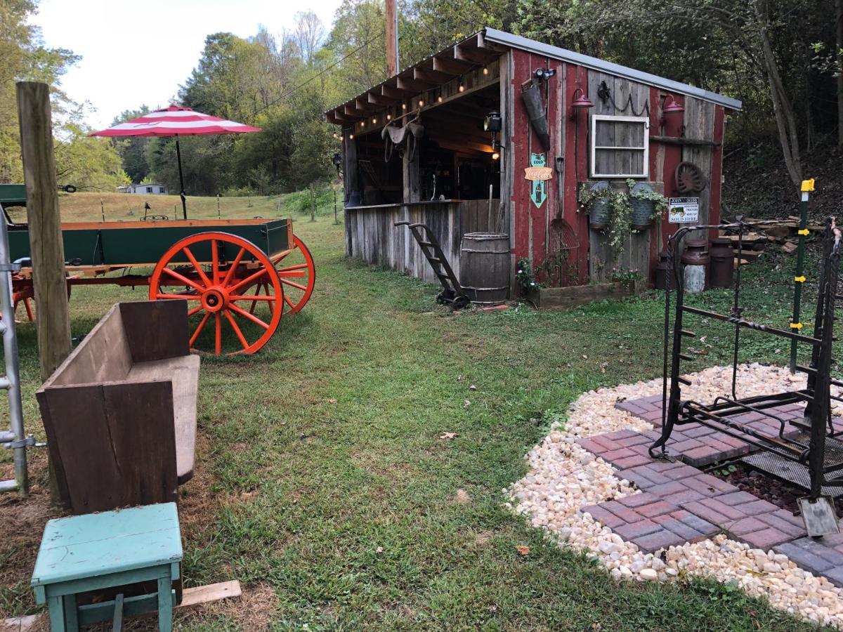 The Ashe Farm Bed & Breakfast Marshall ภายนอก รูปภาพ